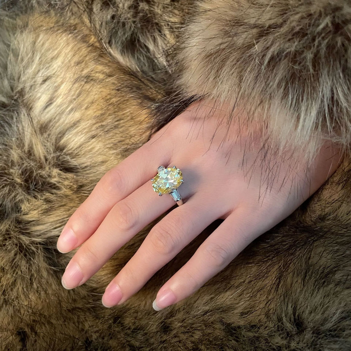 OliyaDesign 5-Carat Oval-Shaped 10*14 Diamond Ring
