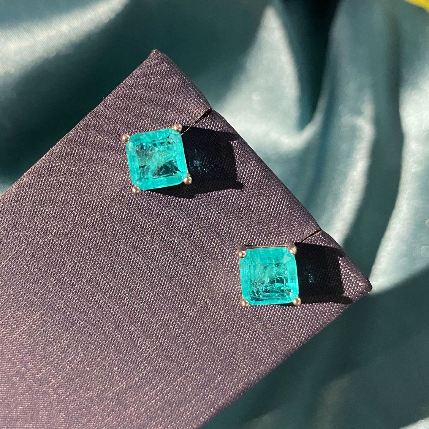 OliyaDesign Hot-Selling 2-Carat Pagoda-Shaped 7*7 Synthetic Paraiba Earrings