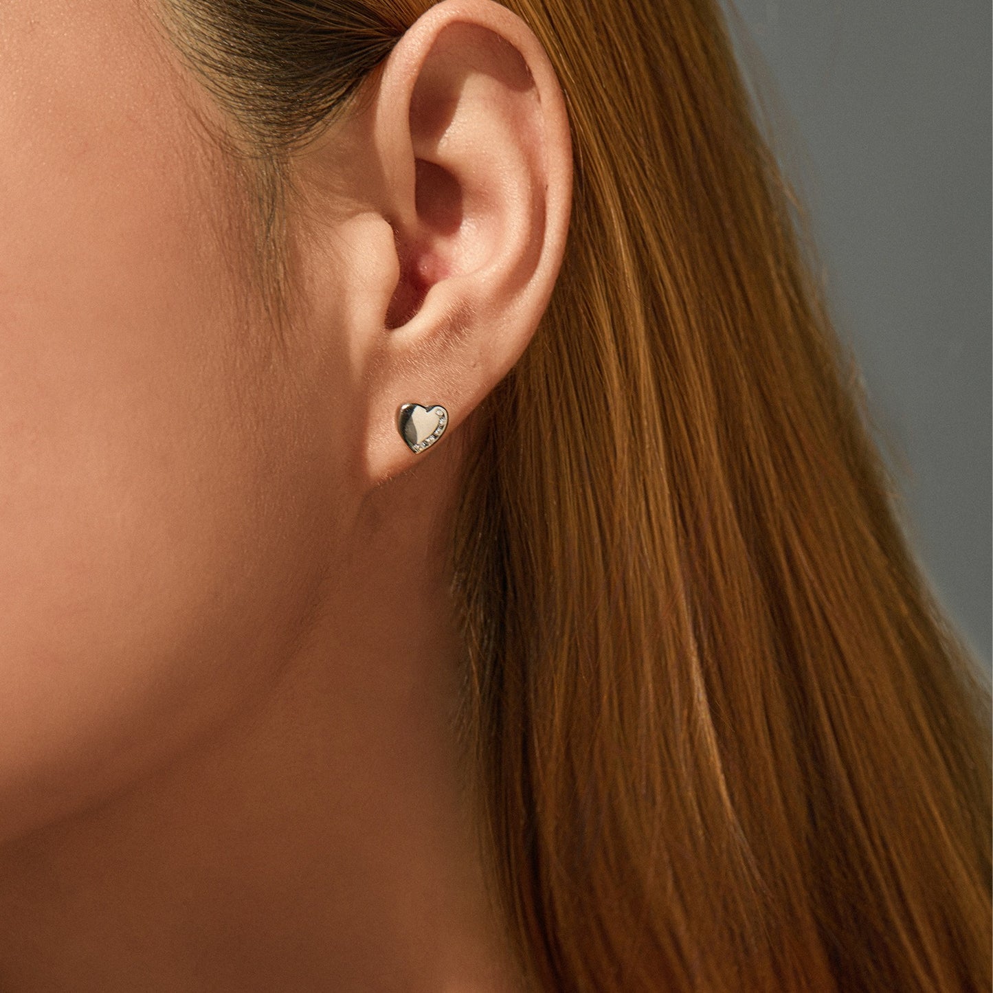 OliyaDesign S925 Sterling Silver Simple Polished Heart-Shaped Diamond Stud Earrings