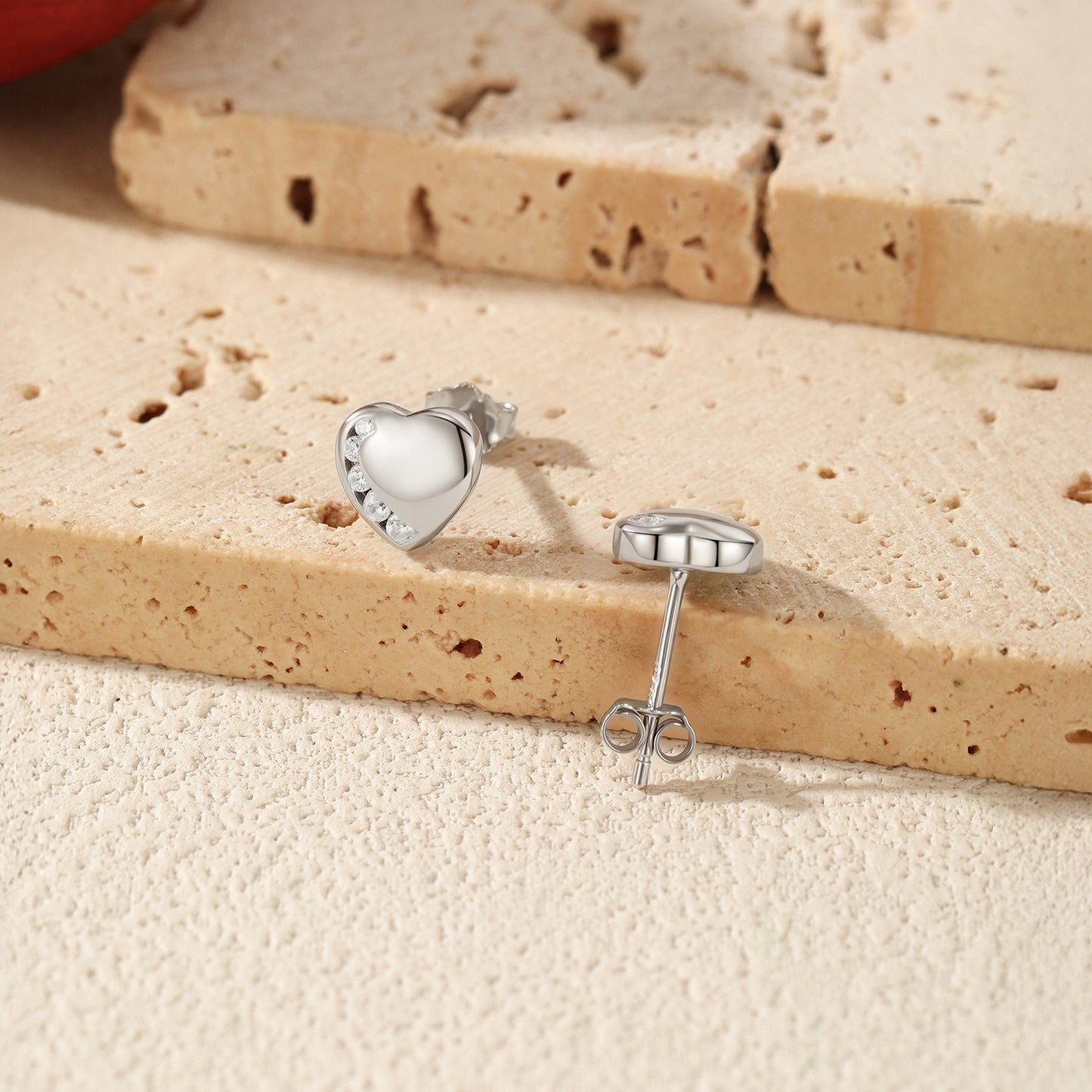 OliyaDesign S925 Sterling Silver Simple Polished Heart-Shaped Diamond Stud Earrings