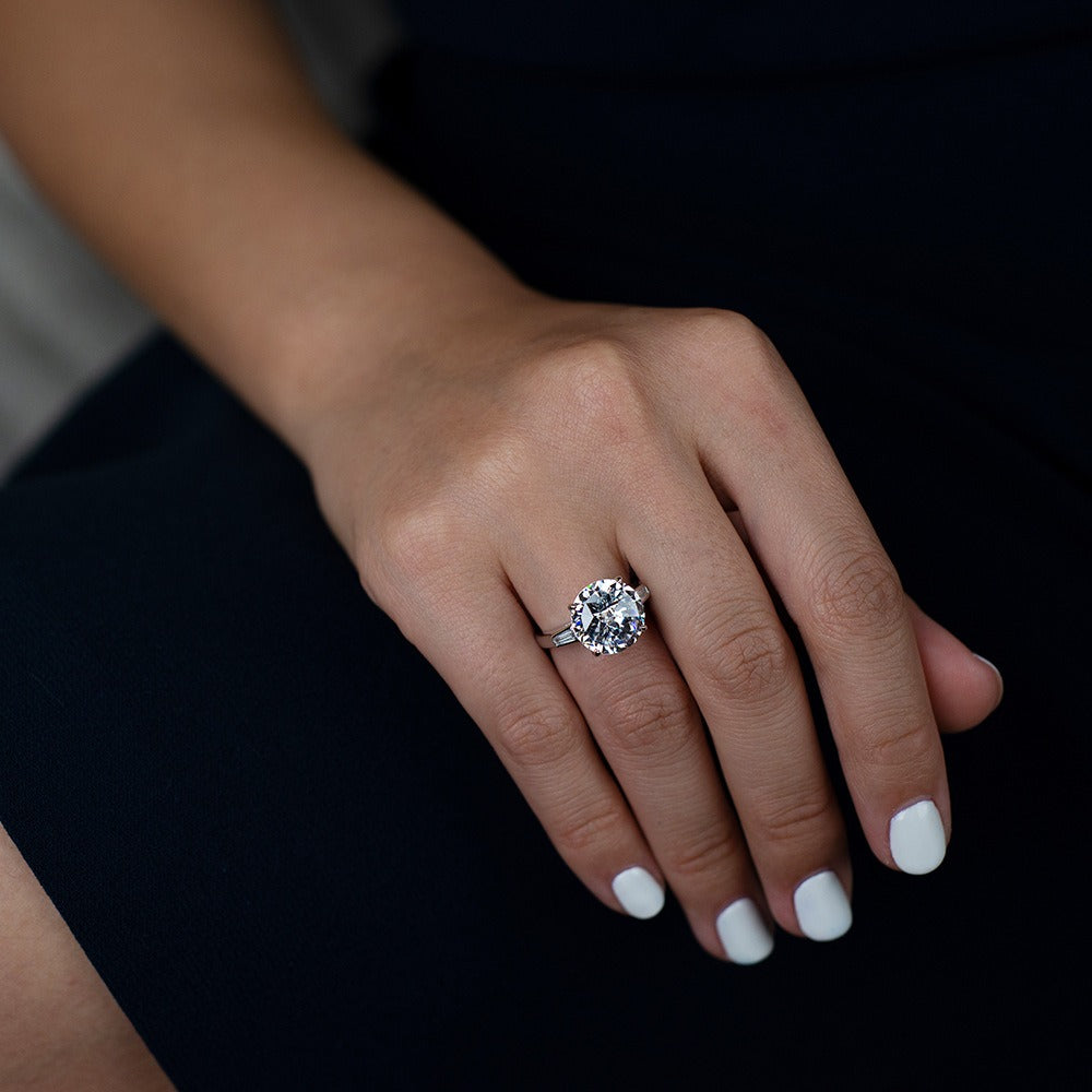 OliyaDesign 6-Carat Round 12Mm 5A High-Carbon Diamond Ring