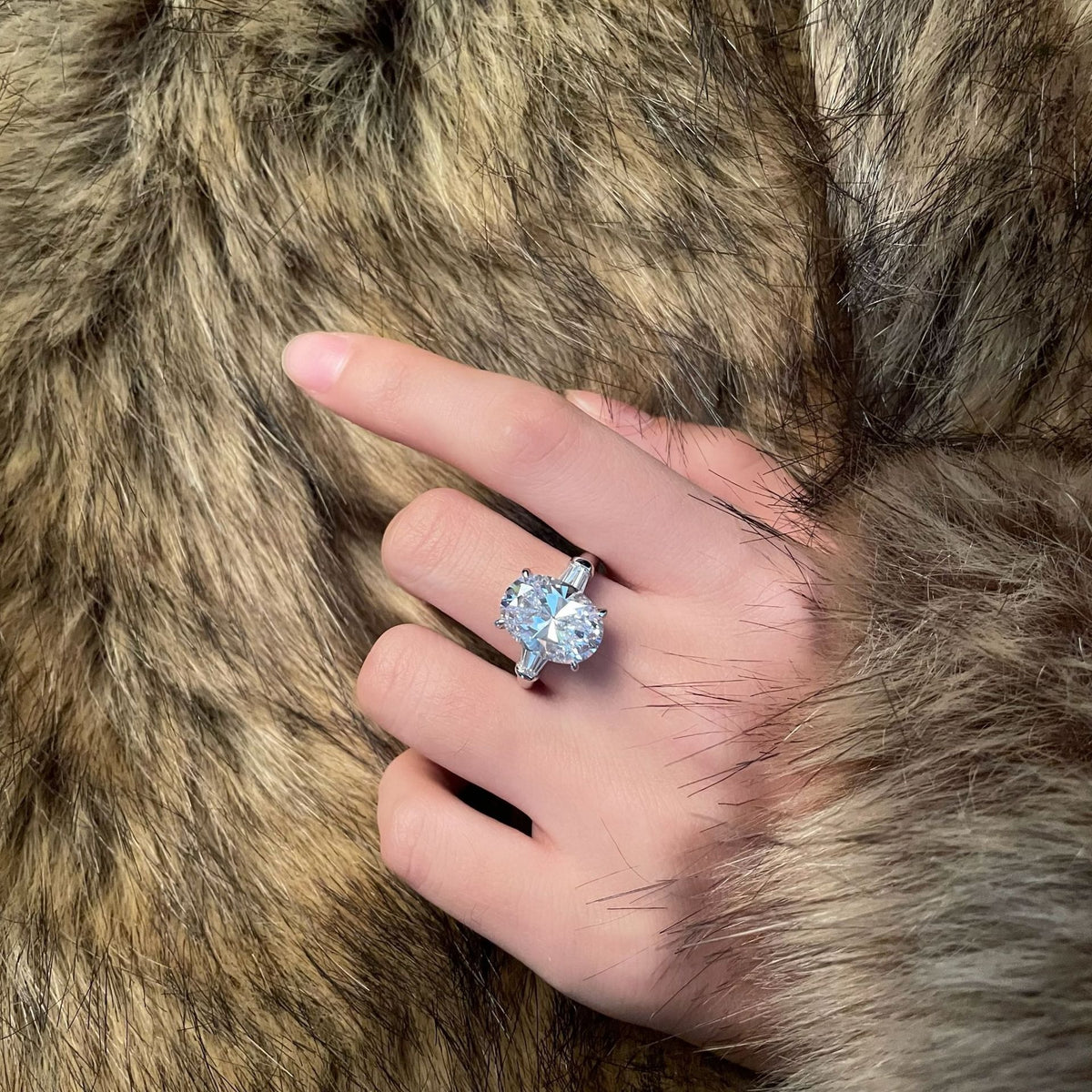 OliyaDesign 5-Carat Oval-Shaped 10*14 Diamond Ring