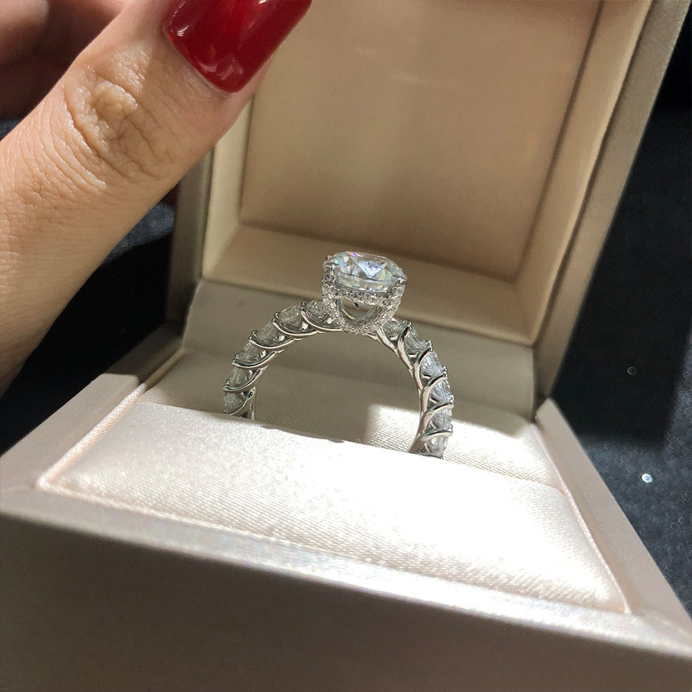 OliyaDesign 3-Carat Round 9mm High-Carbon Diamond 925 Sterling Silver Ring