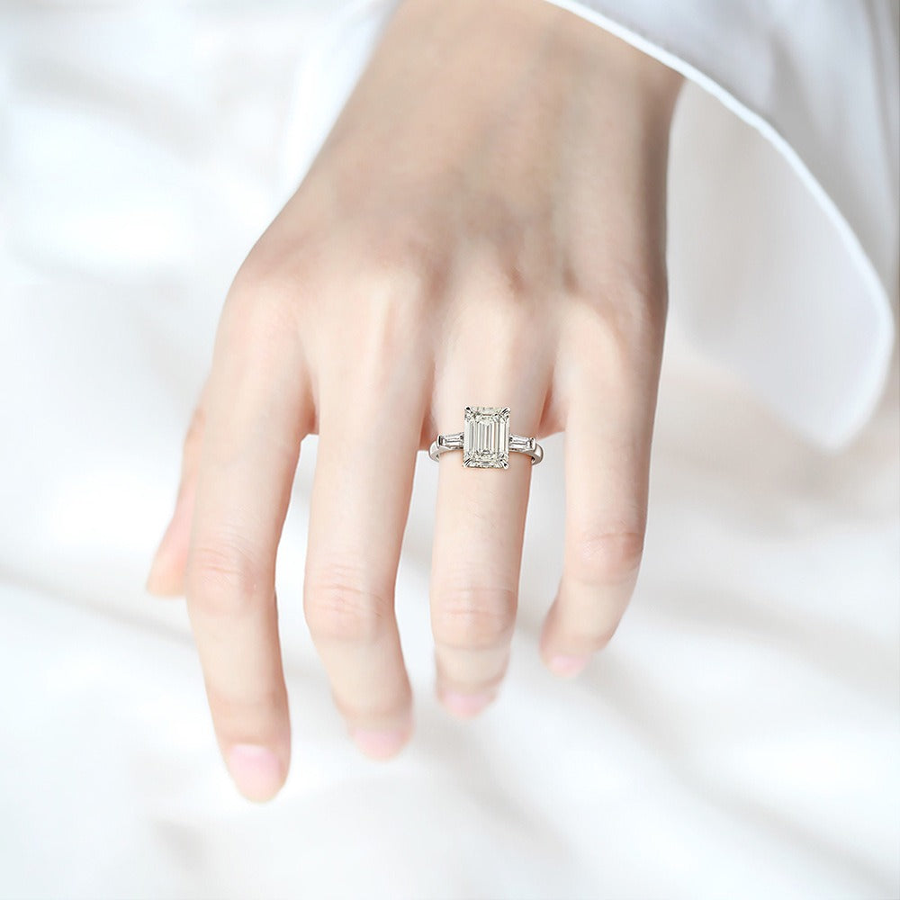 OliyaDesign G-Color Diamond Rectangular Beveled And Flat-Cut 8*11mm Simulated Diamond 4-Carat Ring