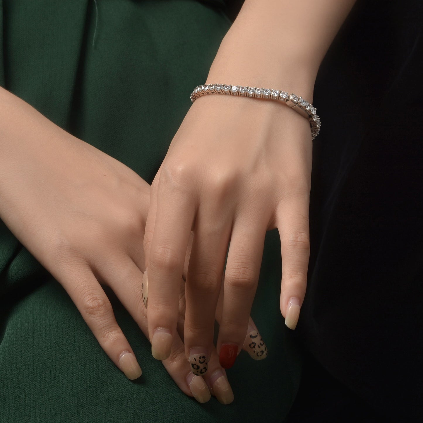 OliyaDesign 3.7mm Round Diamond 0.2Ct Bracelet
