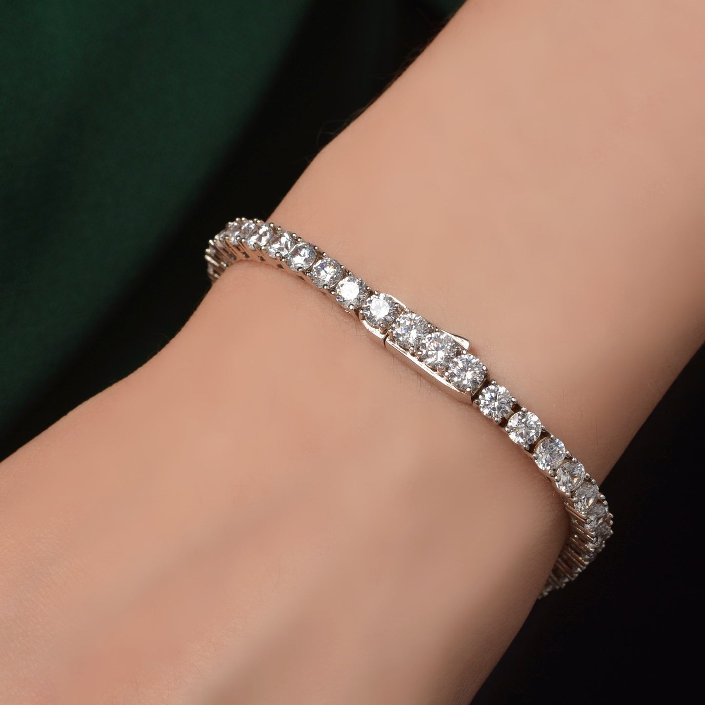 OliyaDesign 3.7mm Round Diamond 0.2Ct Bracelet
