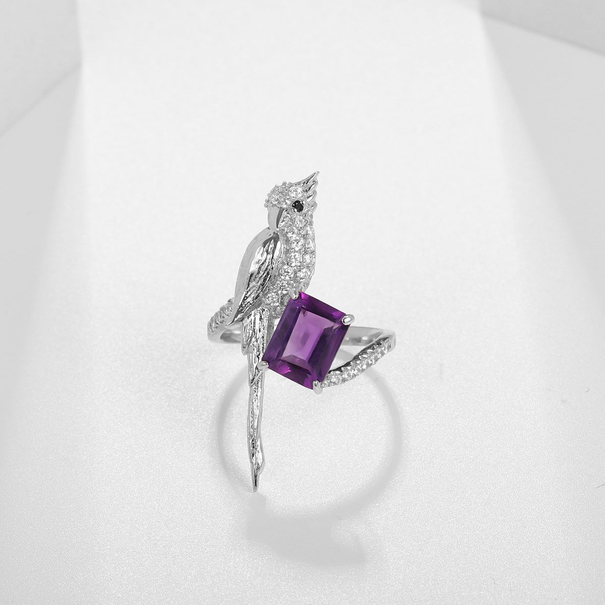 OliyaDesign Designer-Style, High-End Ring Featuring A Bird Design, Made Of S925 Sterling Silver And Set With Natural Amethyst.