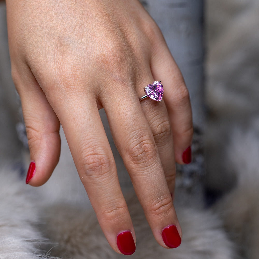 OliyaDesign 4-Carat Heart-Shaped 10*10 High-Carbon Diamond Ring