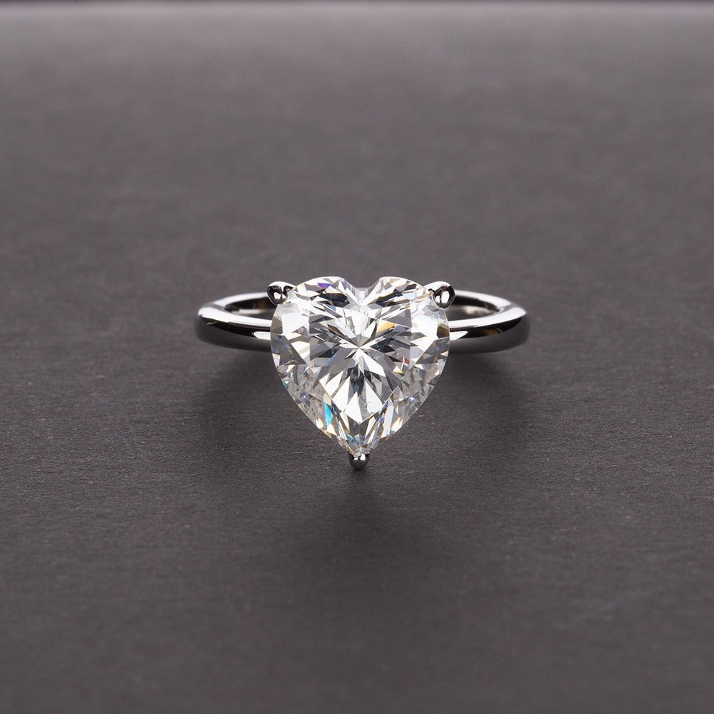 OliyaDesign 4-Carat Heart-Shaped 10*10 High-Carbon Diamond Ring