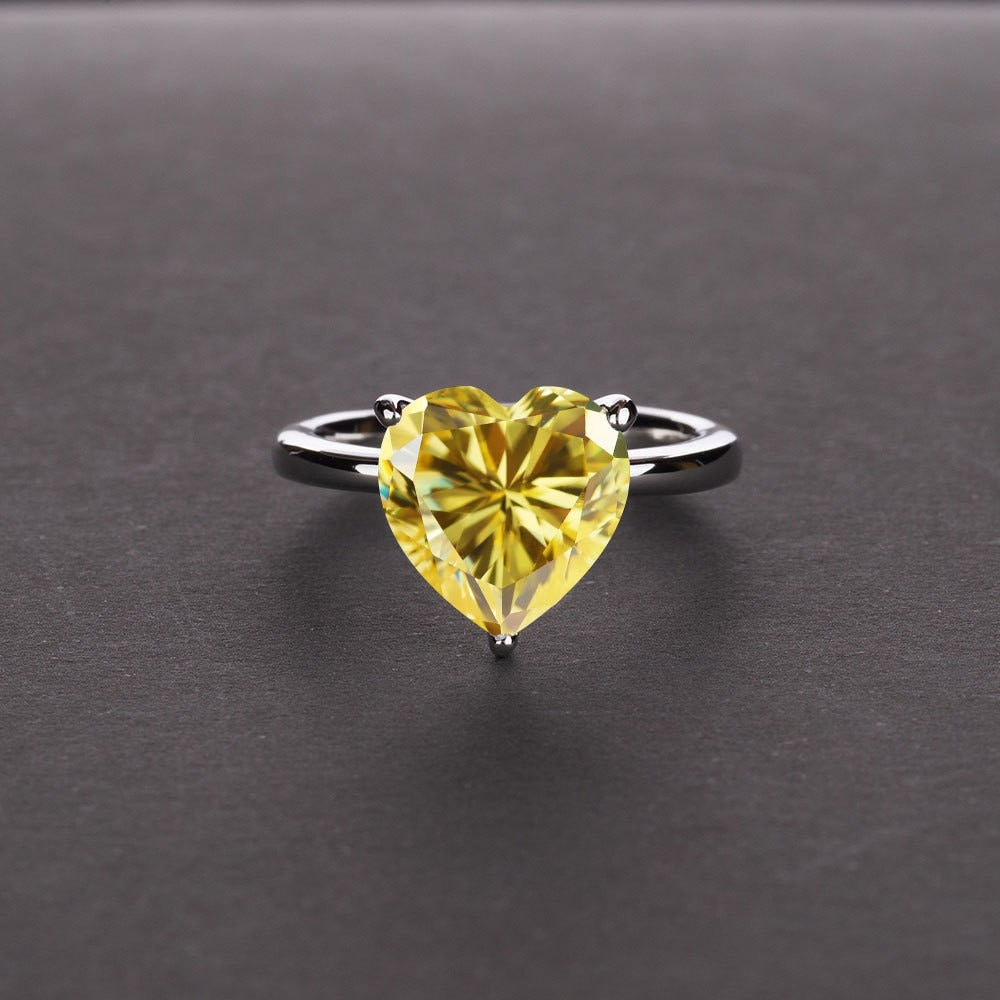 OliyaDesign 4-Carat Heart-Shaped 10*10 High-Carbon Diamond Ring