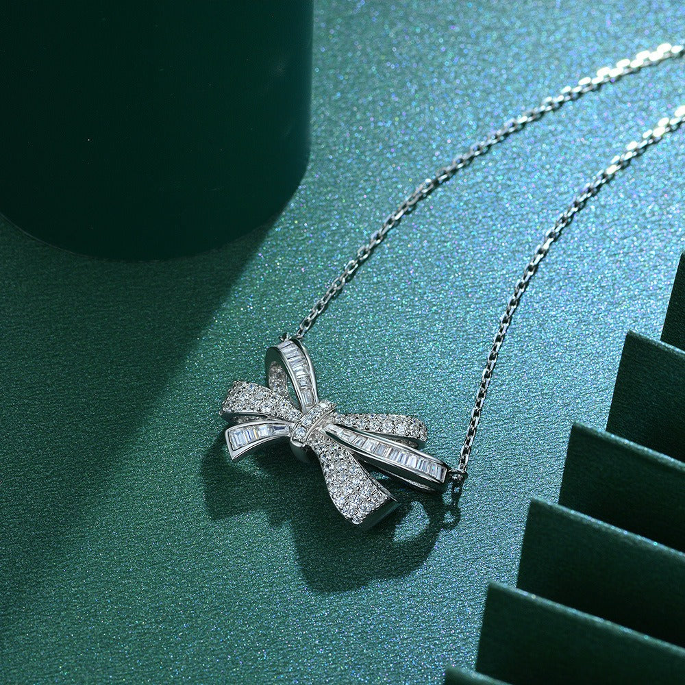 OliyaDesign New Silver Bow Necklace With A Unique And Elegant Style, Featuring A Touch Of Luxury And An Instagram-Worthy Design.