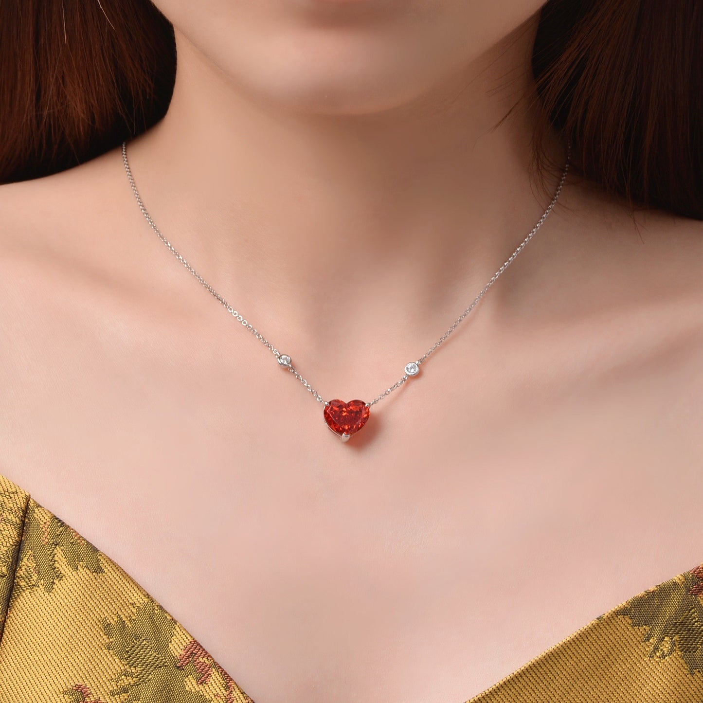 OliyaDesign 10Ct Heart-Shaped 10*12 S925 Silver Necklace