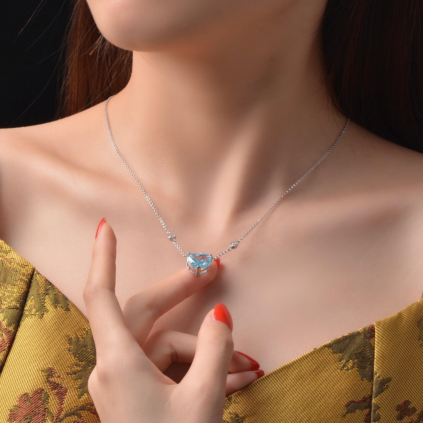 OliyaDesign 10Ct Heart-Shaped 10*12 S925 Silver Necklace