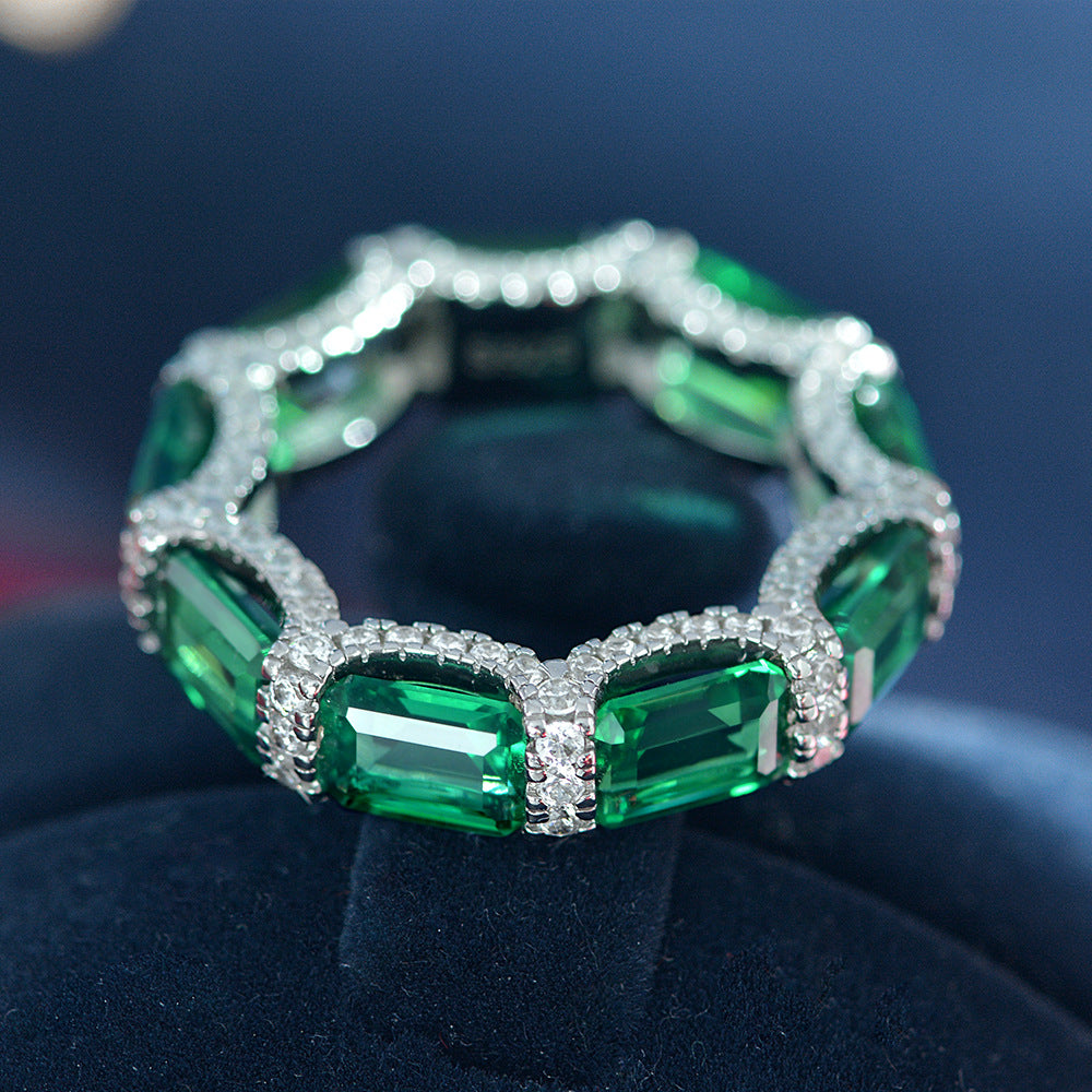 OliyaDesign Luxury And Sophisticated 5*7 Synthetic Emerald In 925 Silver, 1 Carat Ring