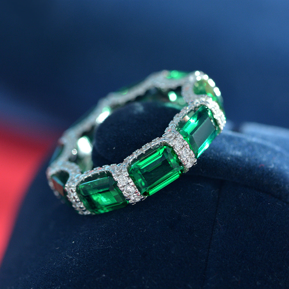 OliyaDesign Luxury And Sophisticated 5*7 Synthetic Emerald In 925 Silver, 1 Carat Ring