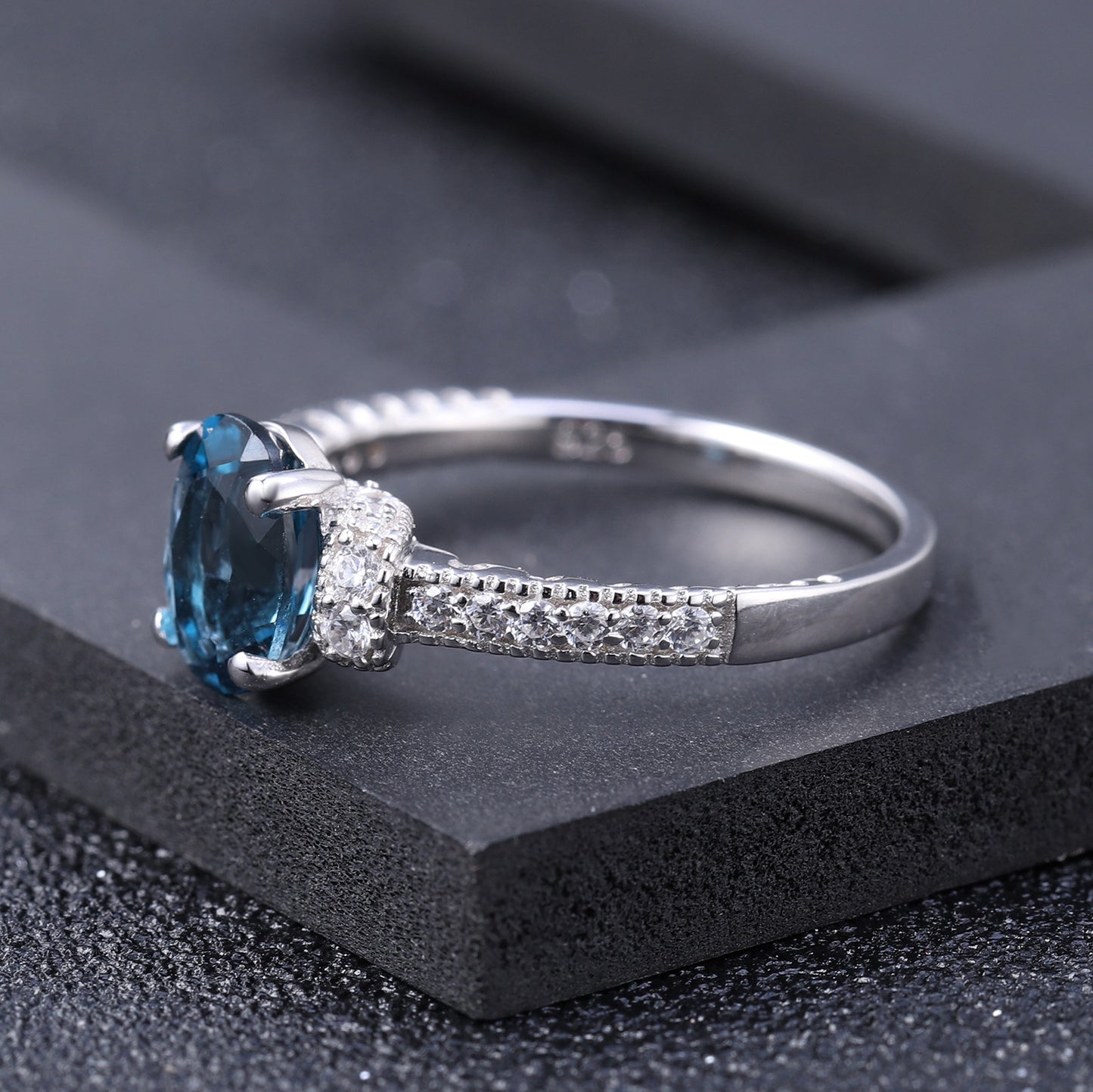 OliyaDesign Stylish And Sophisticated 925 Sterling Silver Ring Set With Natural London Blue Topaz