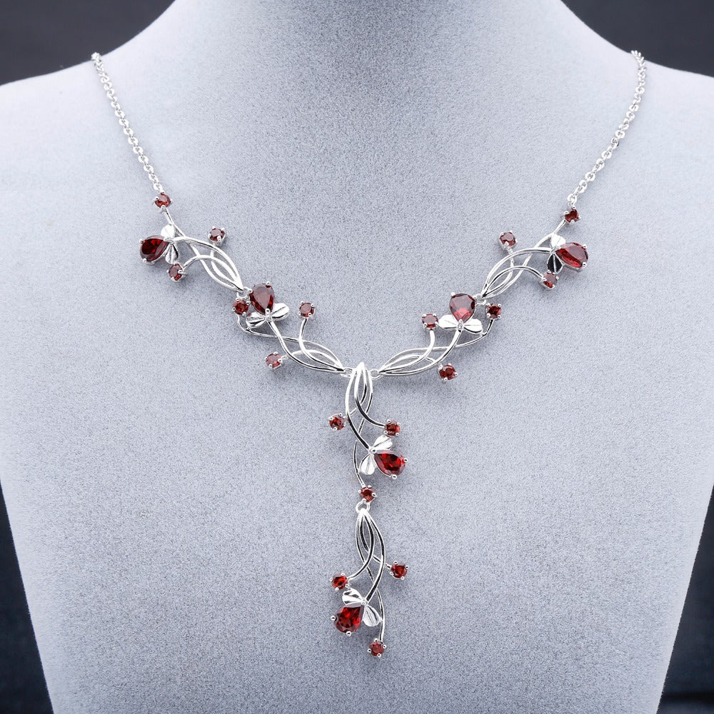 OliyaDesign A 925 Sterling Silver Necklace Inlaid With Natural Amethyst, Perfect For An Elegant Evening Wear.