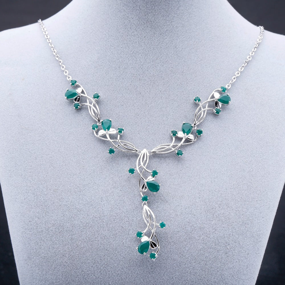 OliyaDesign A 925 Sterling Silver Necklace Inlaid With Natural Amethyst, Perfect For An Elegant Evening Wear.