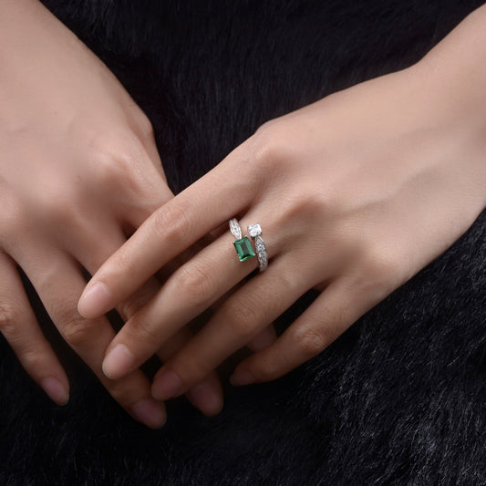 OliyaDesign 1-Carat Lab-Grown Emerald And 5*7 High-Carbon Diamond Ring