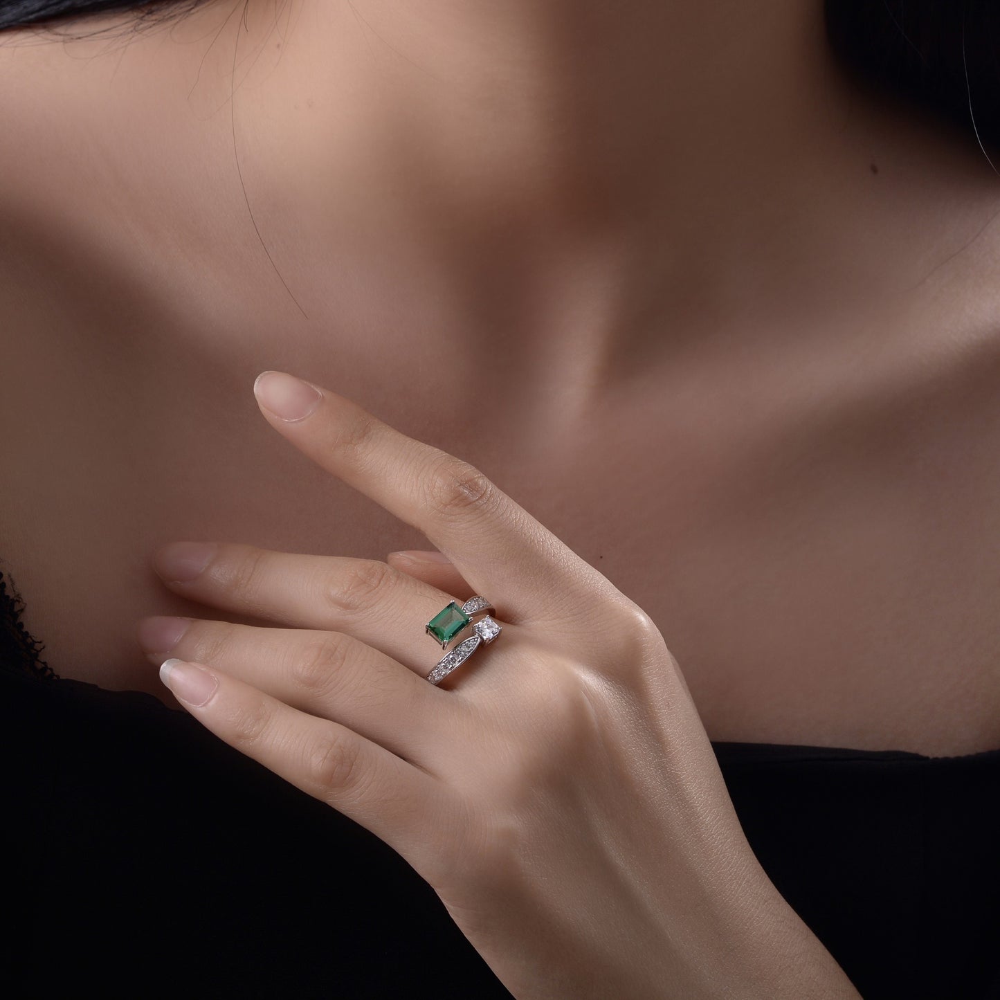 OliyaDesign 1-Carat Lab-Grown Emerald And 5*7 High-Carbon Diamond Ring