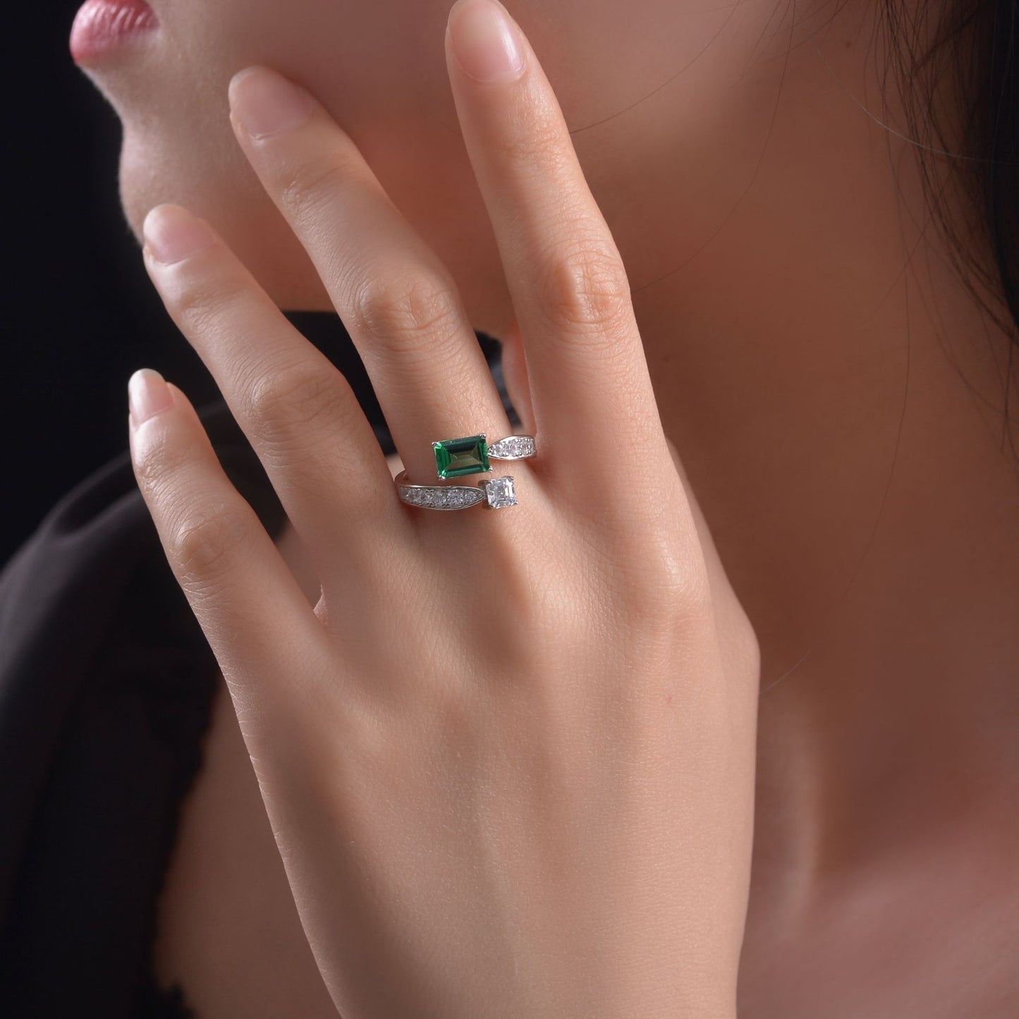 OliyaDesign 1-Carat Lab-Grown Emerald And 5*7 High-Carbon Diamond Ring