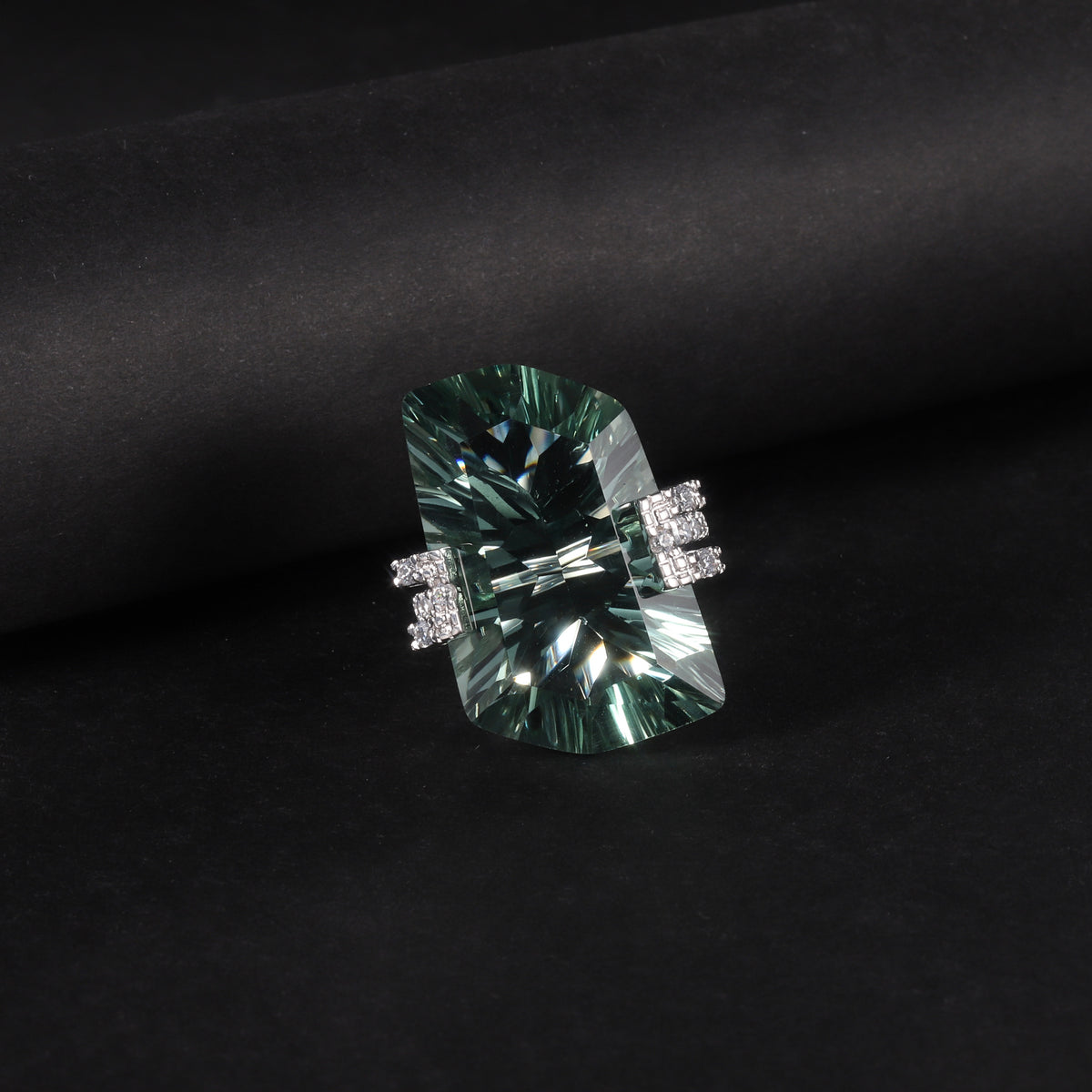 OliyaDesign S925 Sterling Silver Green Amethyst Ring, Irregular Shaped Large Carat Ring