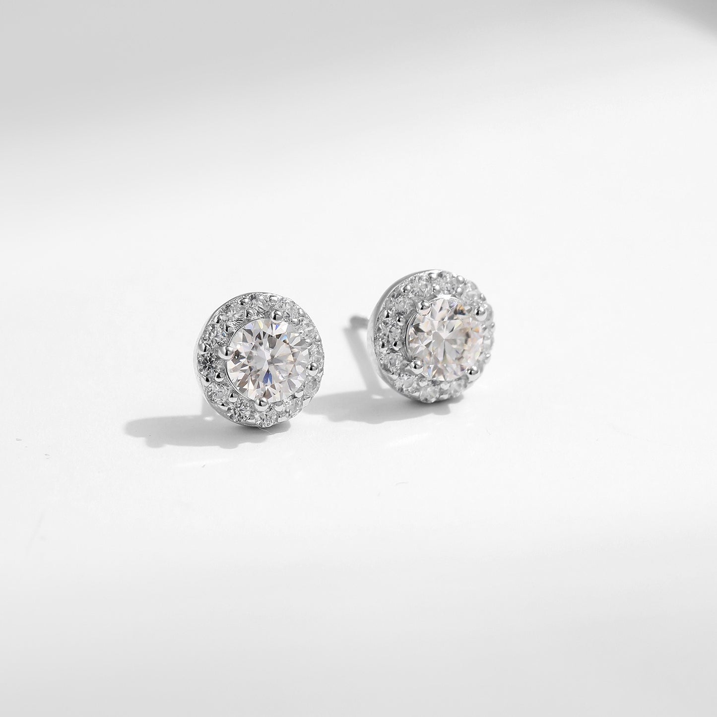 OliyaDesign 1-Carat Moissanite S925 Sterling Silver Stud Earrings