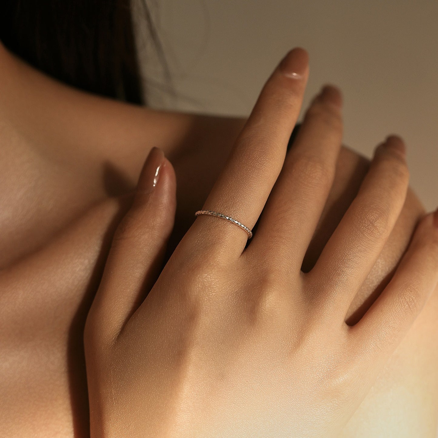 OliyaDesign S925 Sterling Silver Carved Sparkling Thin Ring
