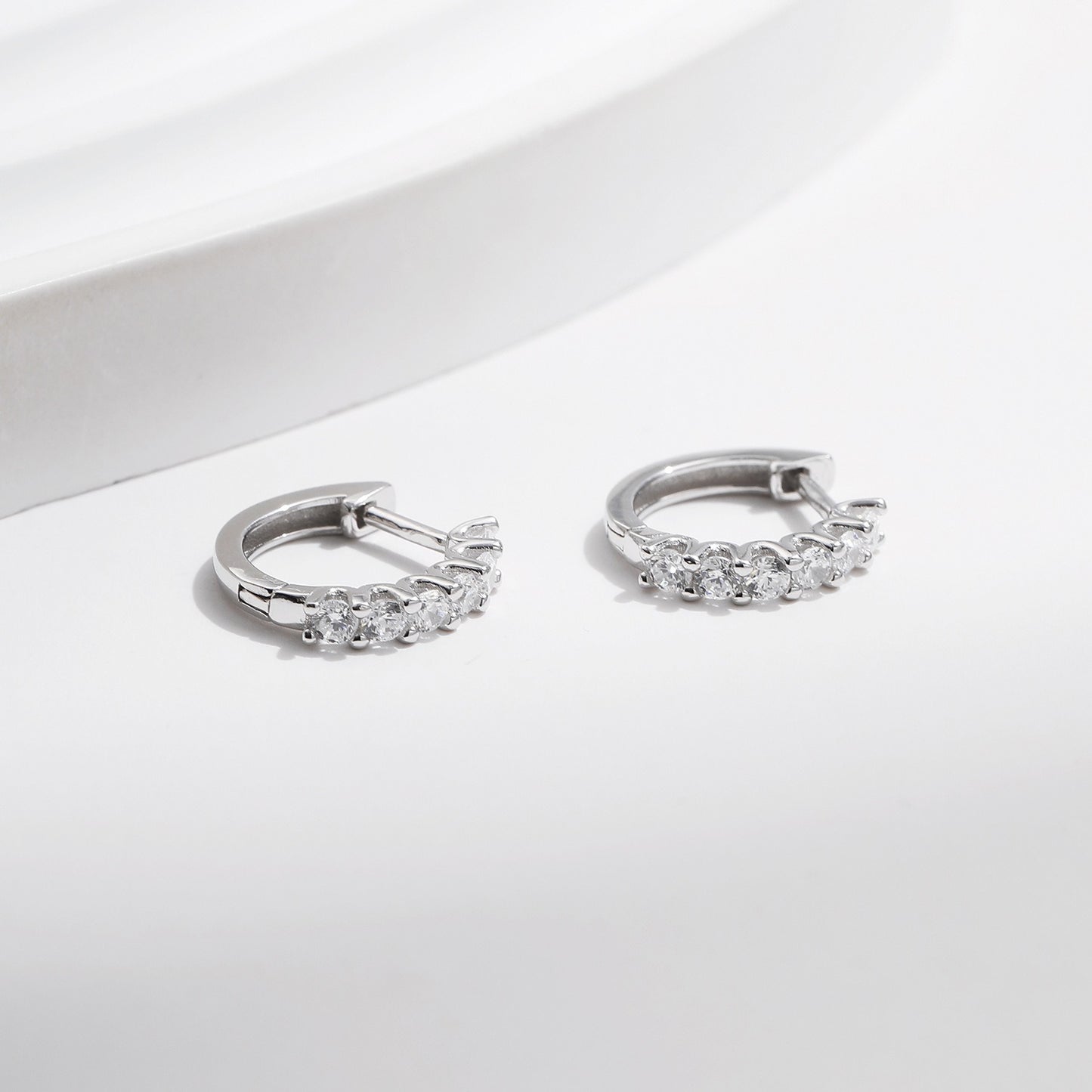 OliyaDesign Women's S925 Sterling Silver Moissanite Earrings
