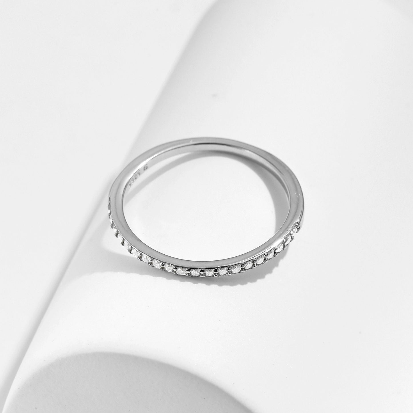 OliyaDesign Vvs1 Clarity Moissanite Ring In S925 Sterling Silver