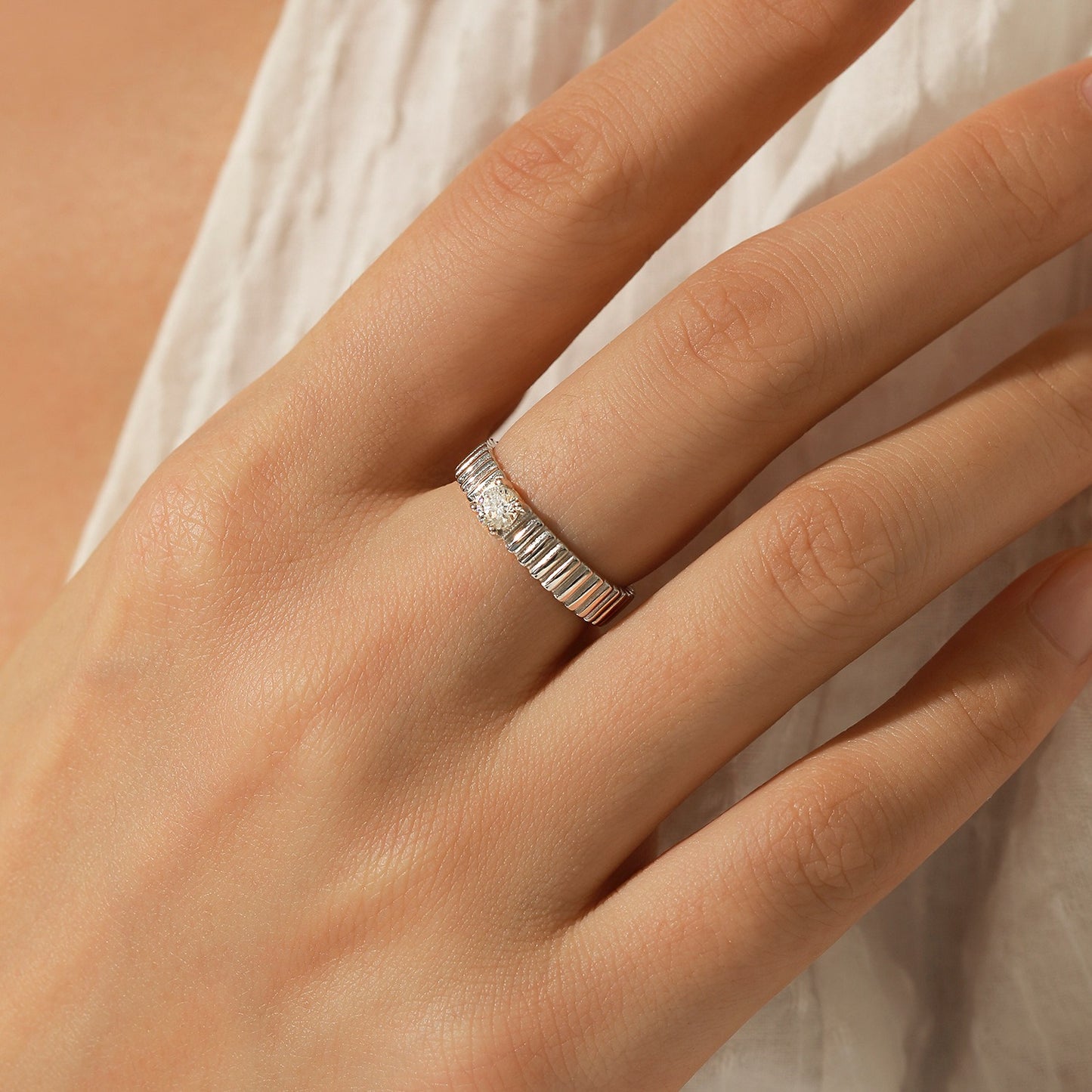 OliyaDesign 30-Point Moissanite S925 Silver Ring