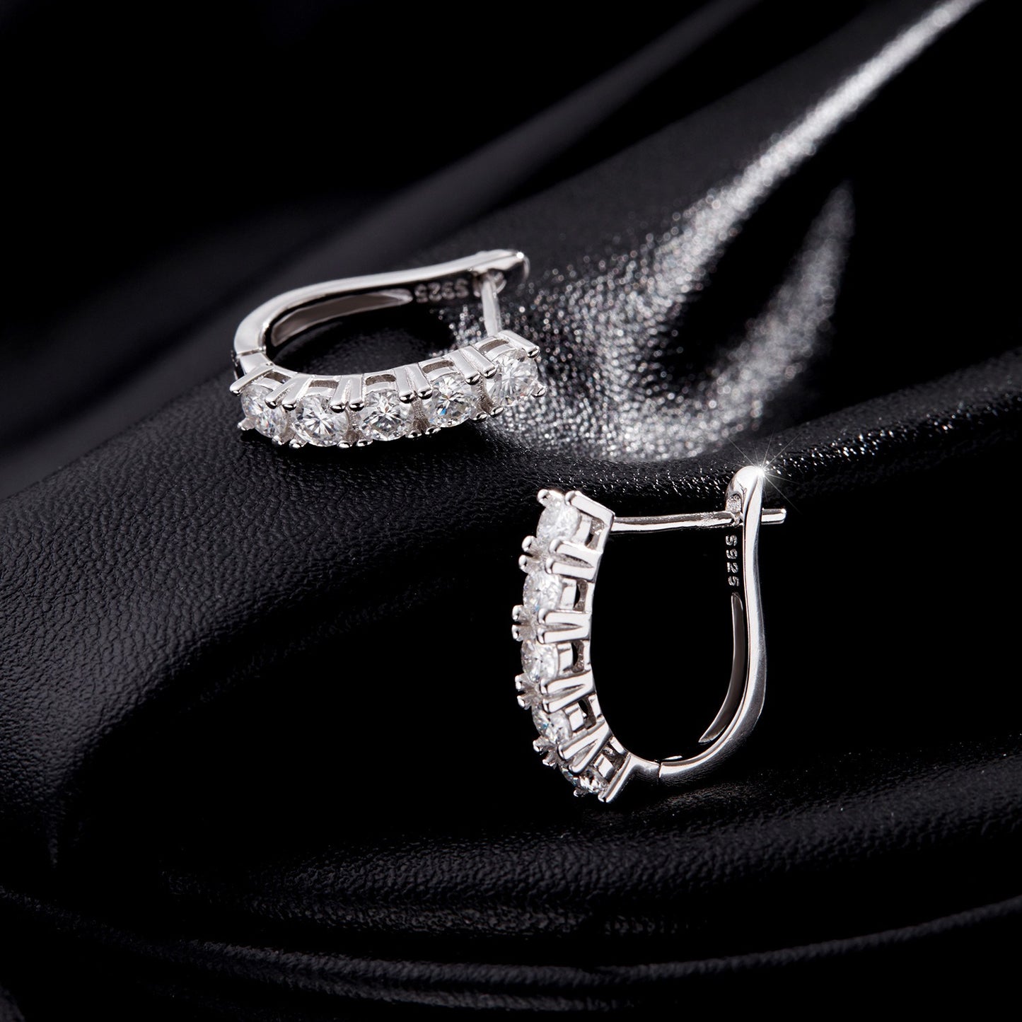 OliyaDesign VVS1 Clarity Moissanite Earrings In S925 Silver
