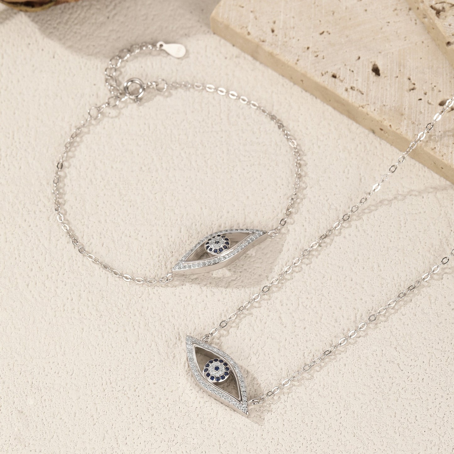 OliyaDesign S925 Sterling Silver Niche Design Eye-Shaped Necklace