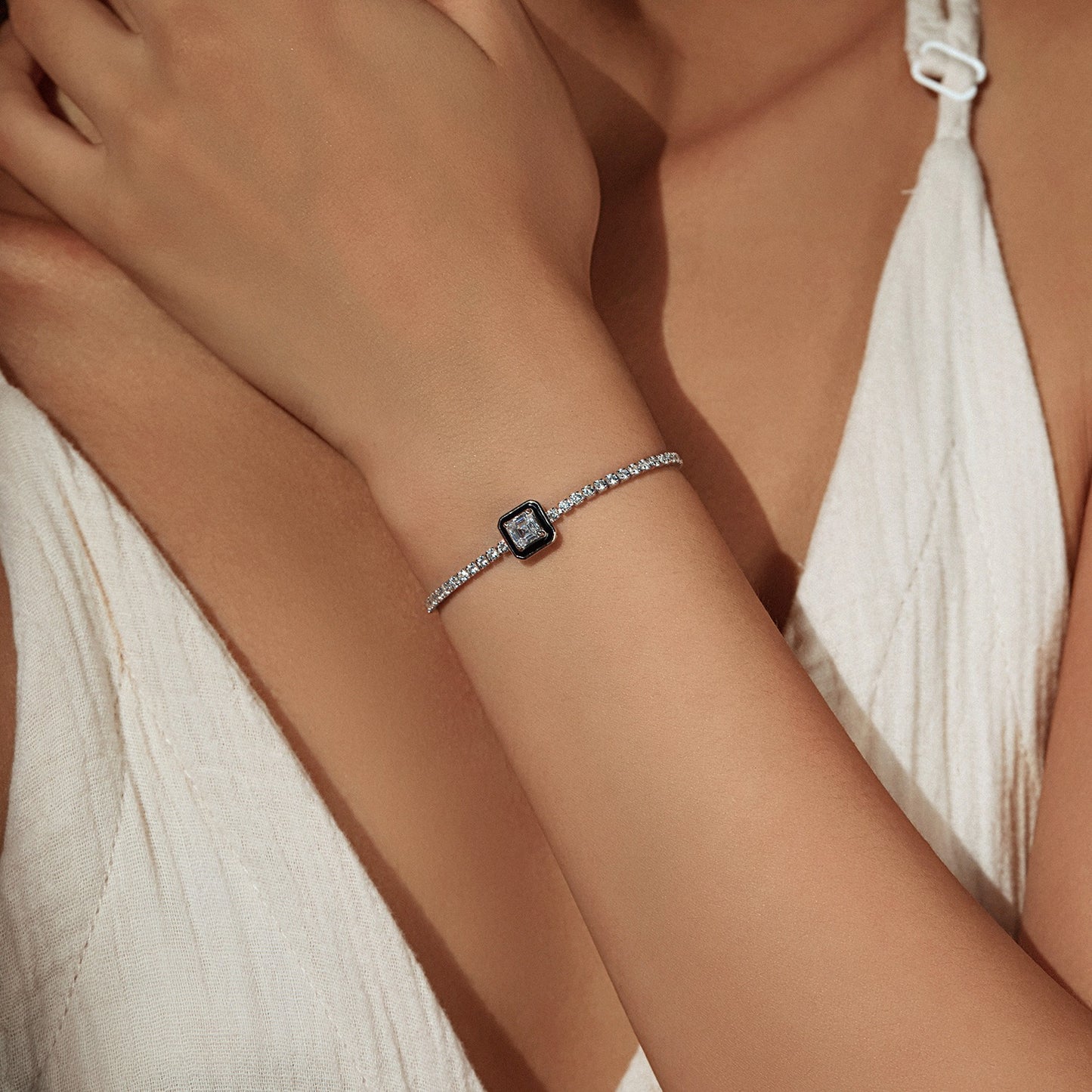 OliyaDesign S925 Sterling Silver Black Enamel Diamond Bracelet