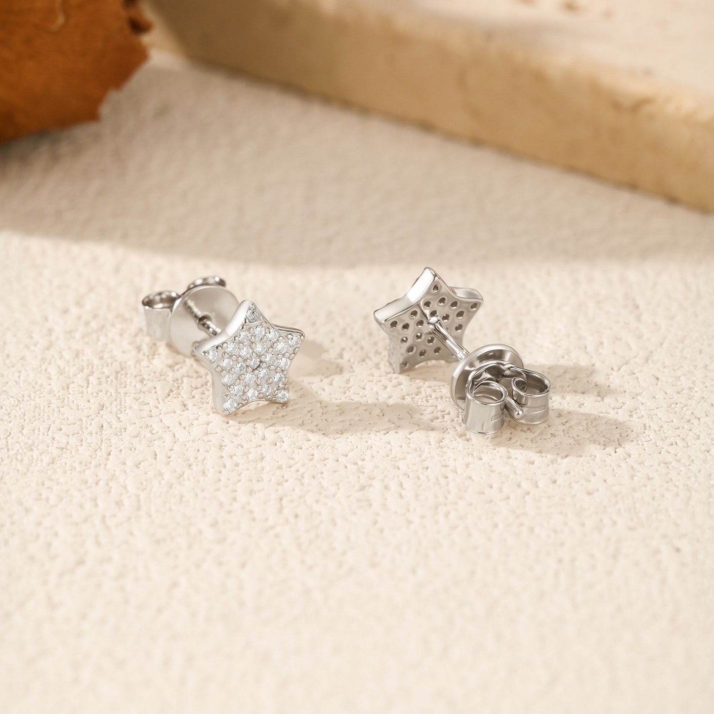 OliyaDesign VVS1 Clarity Moissanite Star Earrings