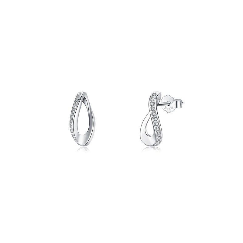 OliyaDesign High-End Stud Earrings With Full Diamond-Encrusted Heart Design.