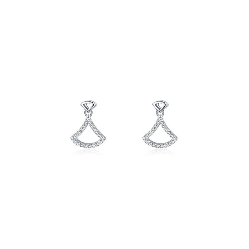 OliyaDesign High-End Stud Earrings With Full Diamond-Encrusted Heart Design.