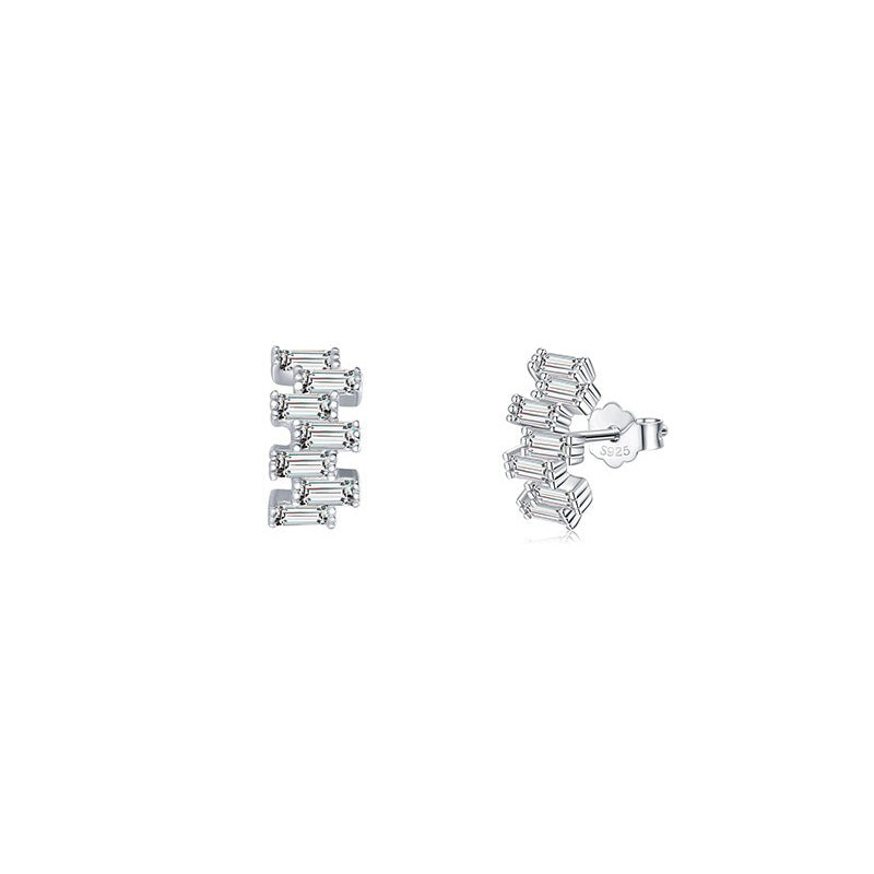OliyaDesign High-End Stud Earrings With Full Diamond-Encrusted Heart Design.